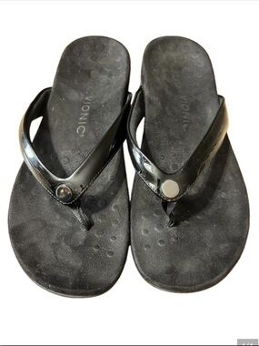 Vionic Davina Women's Black Flip Flops with orthopedic soles size 9.5